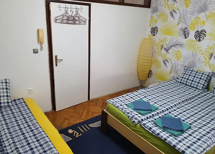 Yellow House דירה